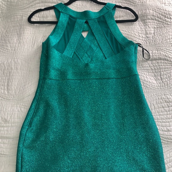 Sparkling green clue dress - Picture 2 of 4